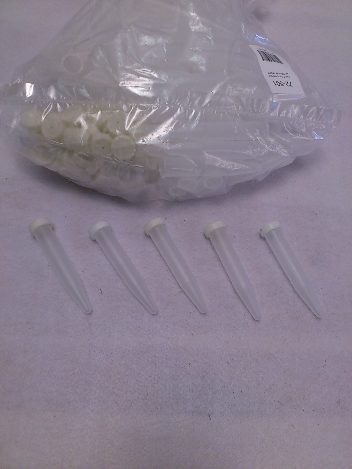 Plastic tubes with cap 7.5 cc / 100 p.
